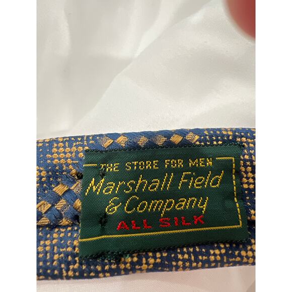 Vintage Marshall Field & Co. Gold and Blue Silk Neck Tie - Picture 3 of 9